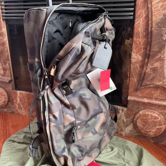 UNISEX !! VALENTINO GARAVANI LUGGAGE !! - Picture 4 of 16